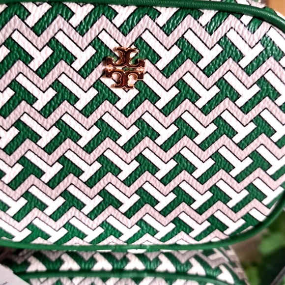 Tory Burch NWTs Cosmetic Pouch - Picture 10 of 10